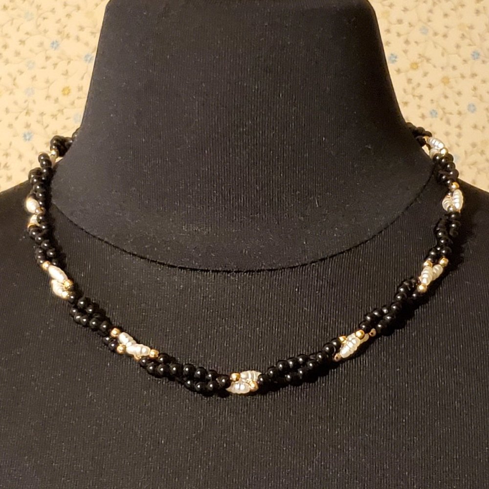 Elegant "pearl", black and gold bead necklace
